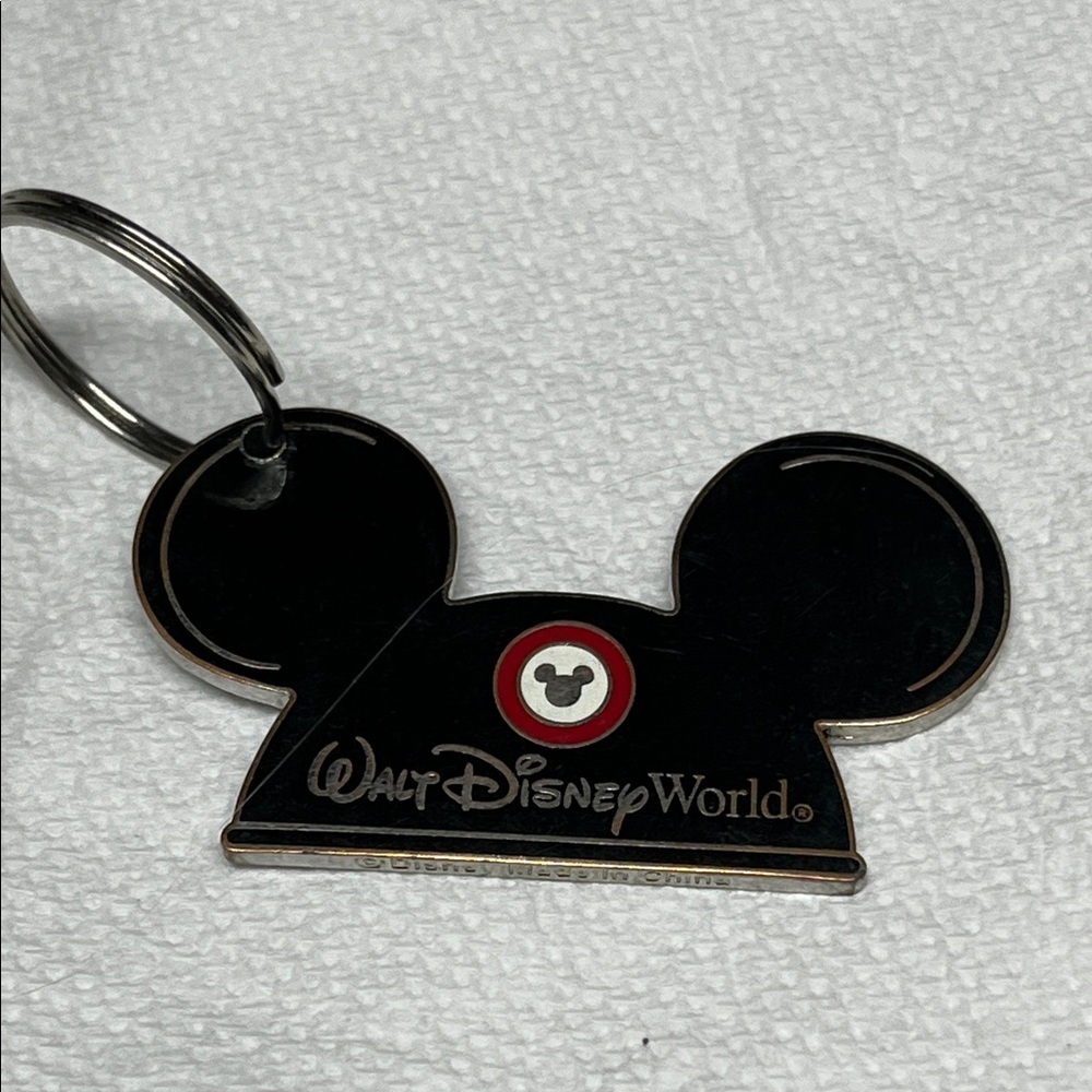 Disney Parks #1 Aunt Mickey mouse keychain Walt Disney World Collectable